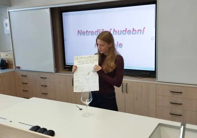 Fyzika hrou – hodina plná objevování a dobré nálady