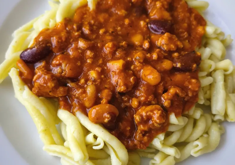 Chilli con carne, bramborové copánky