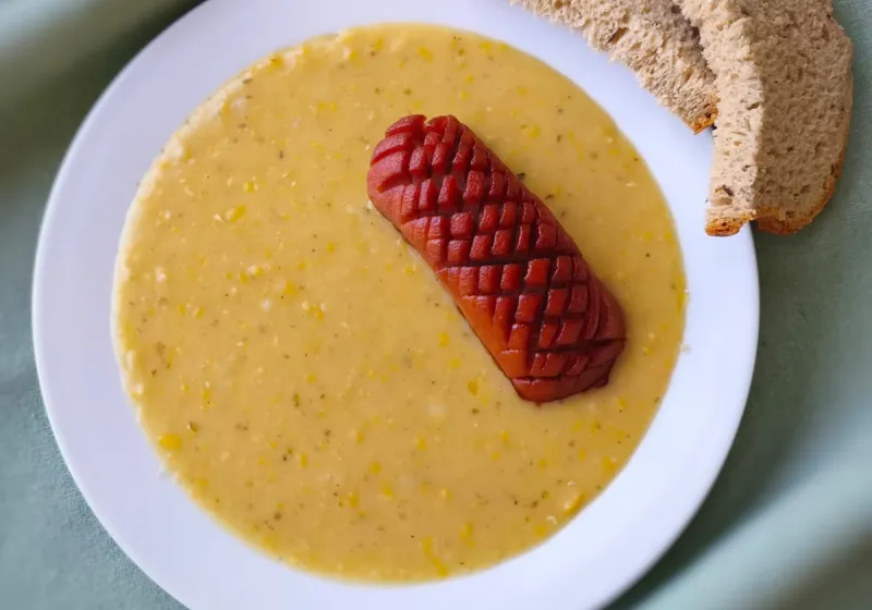 Hrachová kaše, opečený ježek, chléb