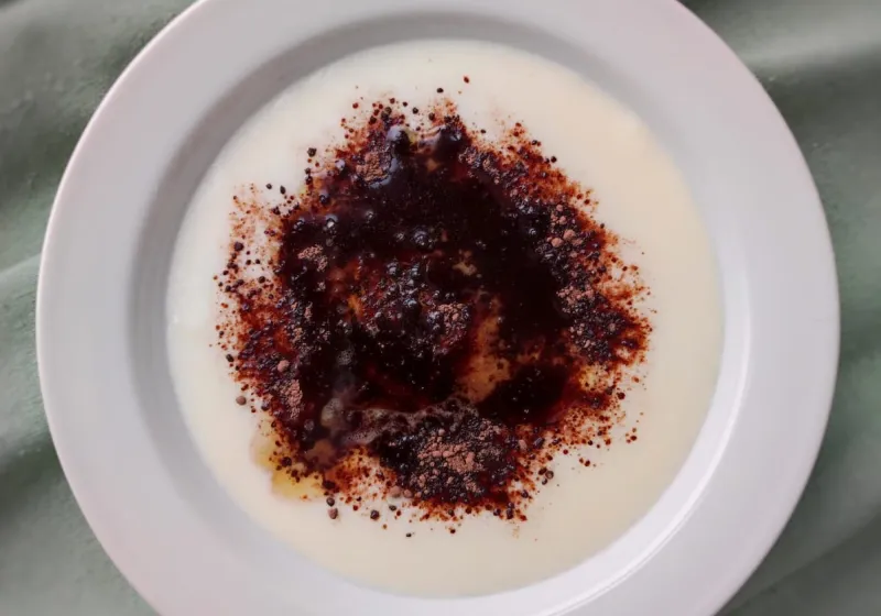 Krupicová kaše s grankem a máslem